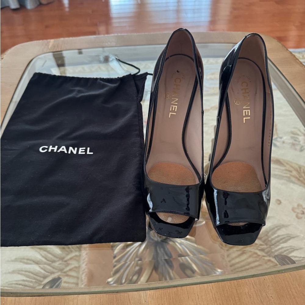 CHANEL Black Patent Leather Peep-Toe Heels